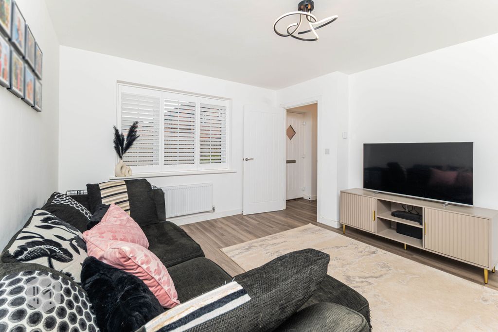 Property photo 2 of 20 Picture No. 23