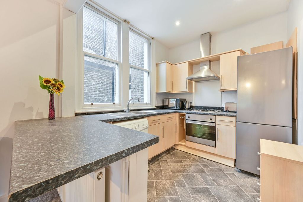 Property photo 2 of 9
