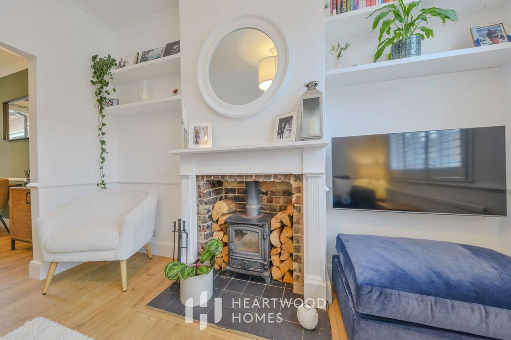 Property photo 3 of 23