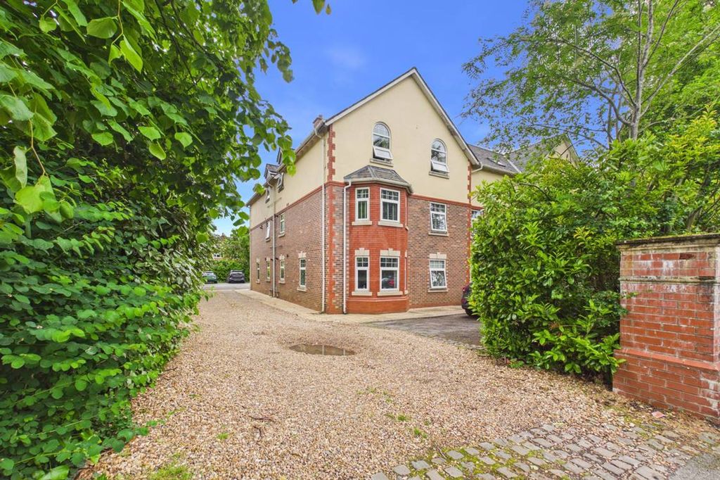 Property photo 1 of 9 Front