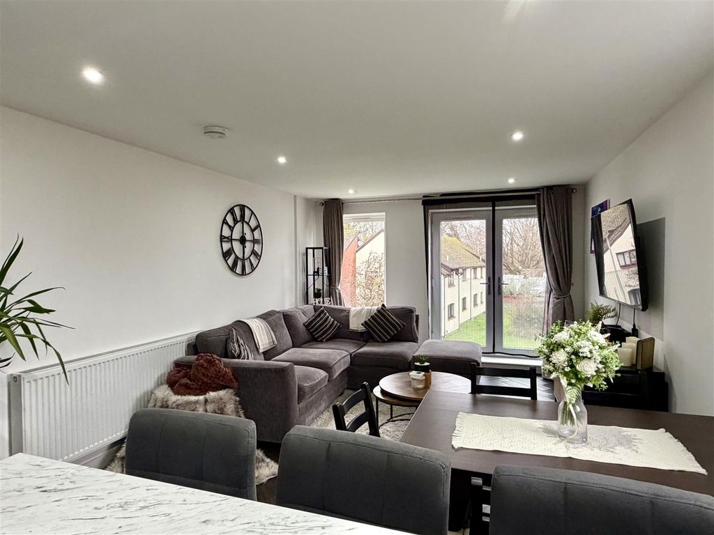 Property photo 3 of 26