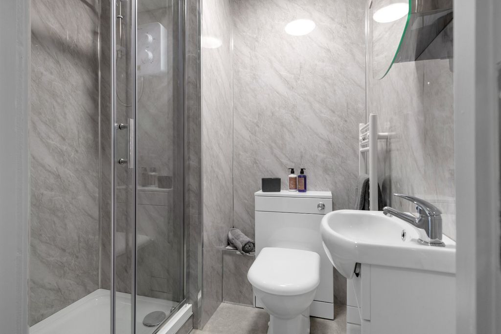 Property photo 3 of 30 Picture No. 09