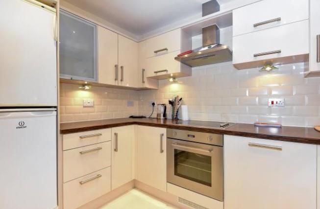 Property photo 2 of 10 Kitchen