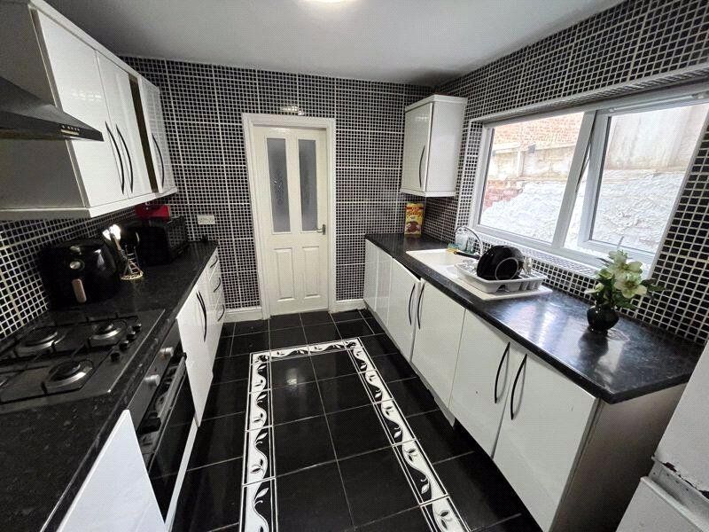 Property photo 2 of 8 Picture No. 03