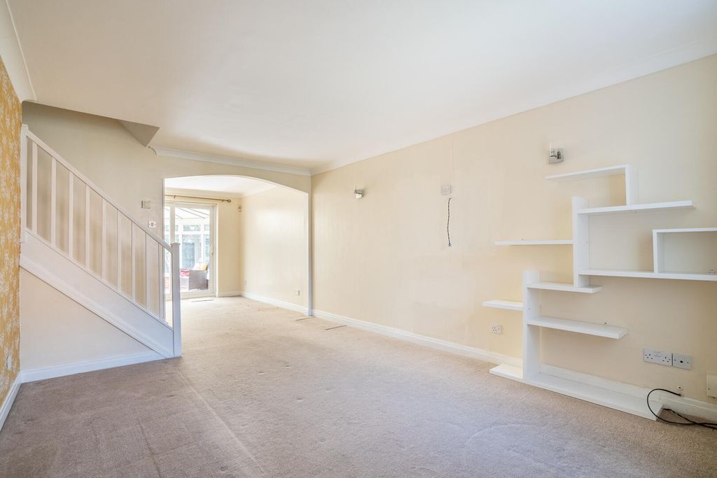 Property photo 3 of 21 Living Room