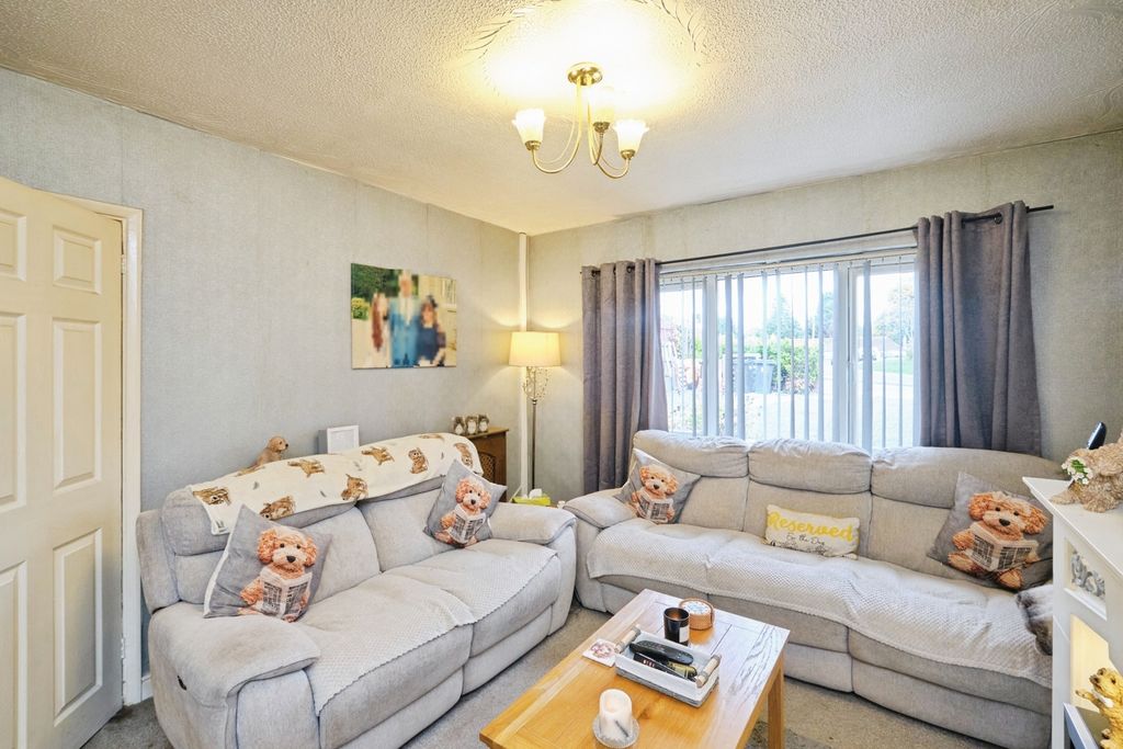 Property photo 2 of 17 Photo