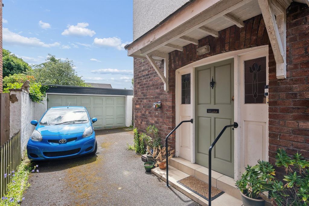 Property photo 2 of 33 Wicks Lane-21.Jpg