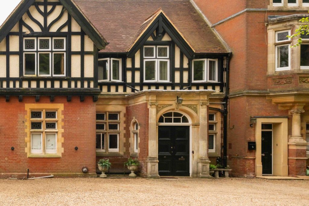 Property photo 1 of 28 War Coppice House