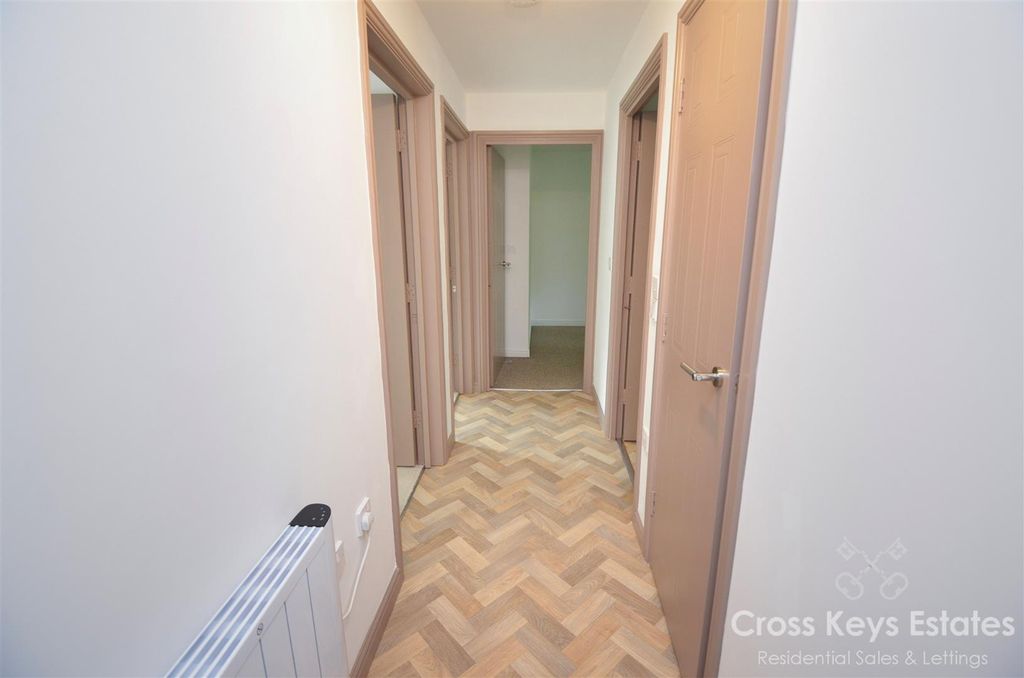 Property photo 2 of 19 Hallway