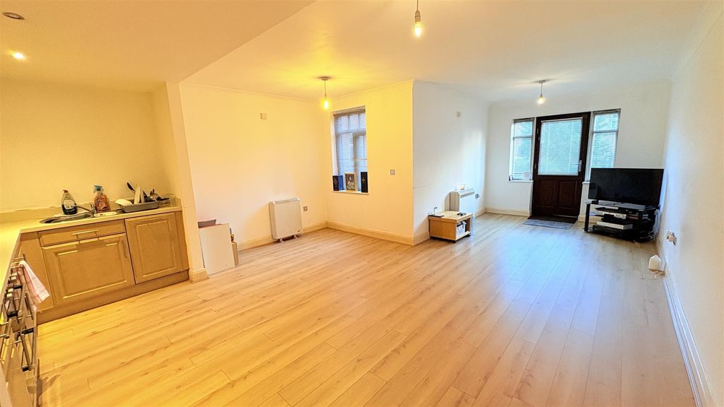 Property photo 2 of 11 Img_1872.Jpg