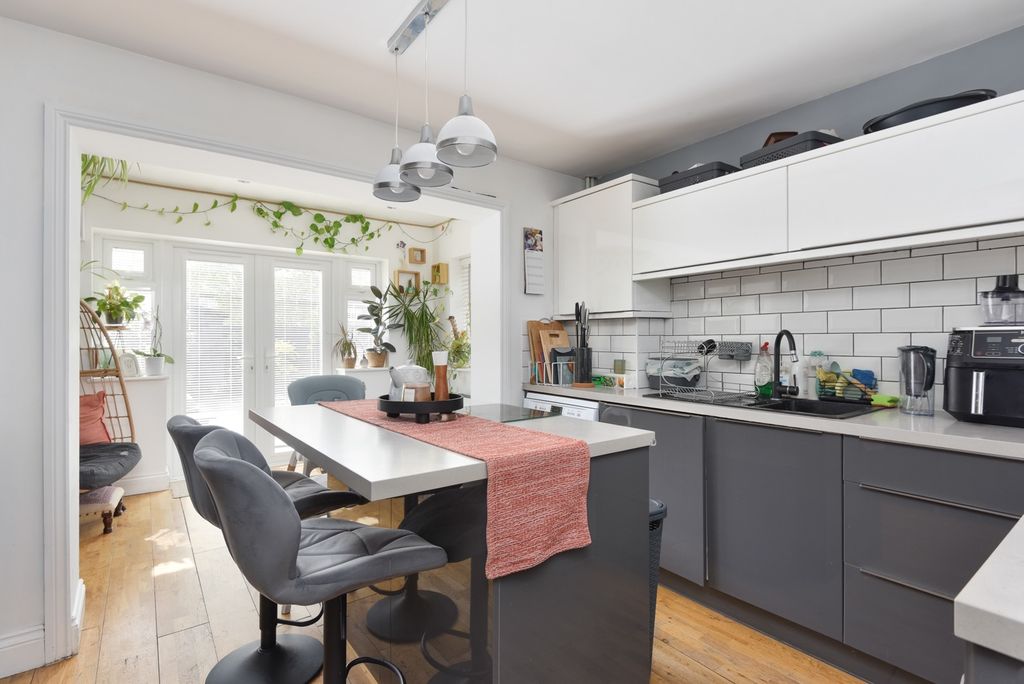 Property photo 1 of 15 4781100