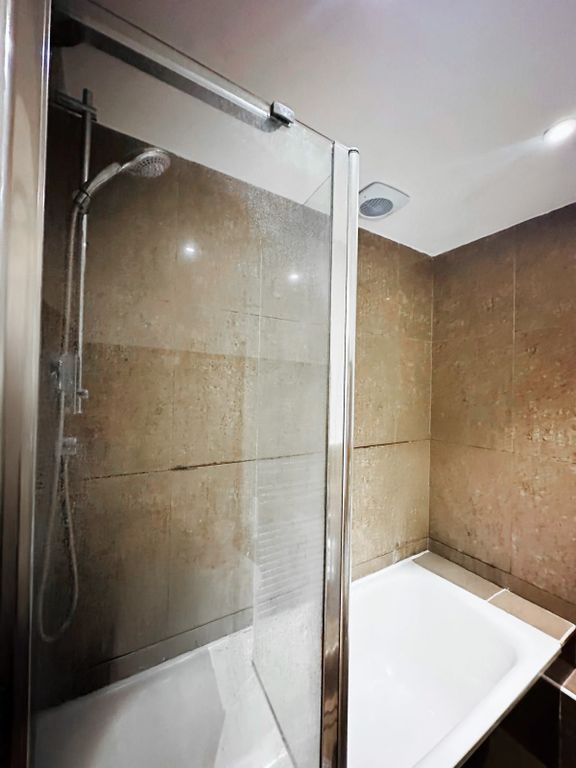 Property photo 3 of 11 En-Suite Available 1st October (£1190)