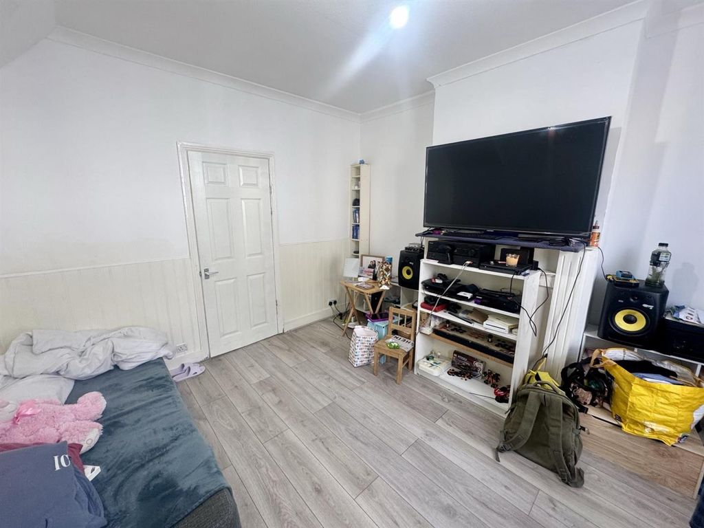 Property photo 2 of 18 Img_1807.Jpg