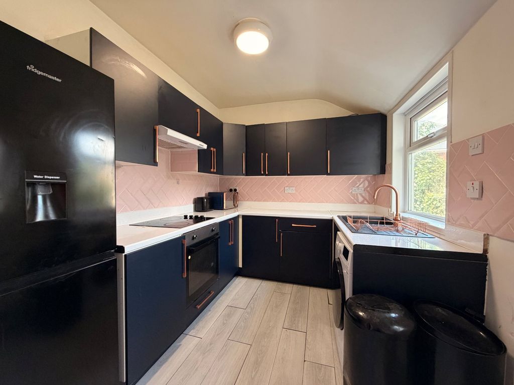 Property photo 1 of 16 Kitchen/Diner
