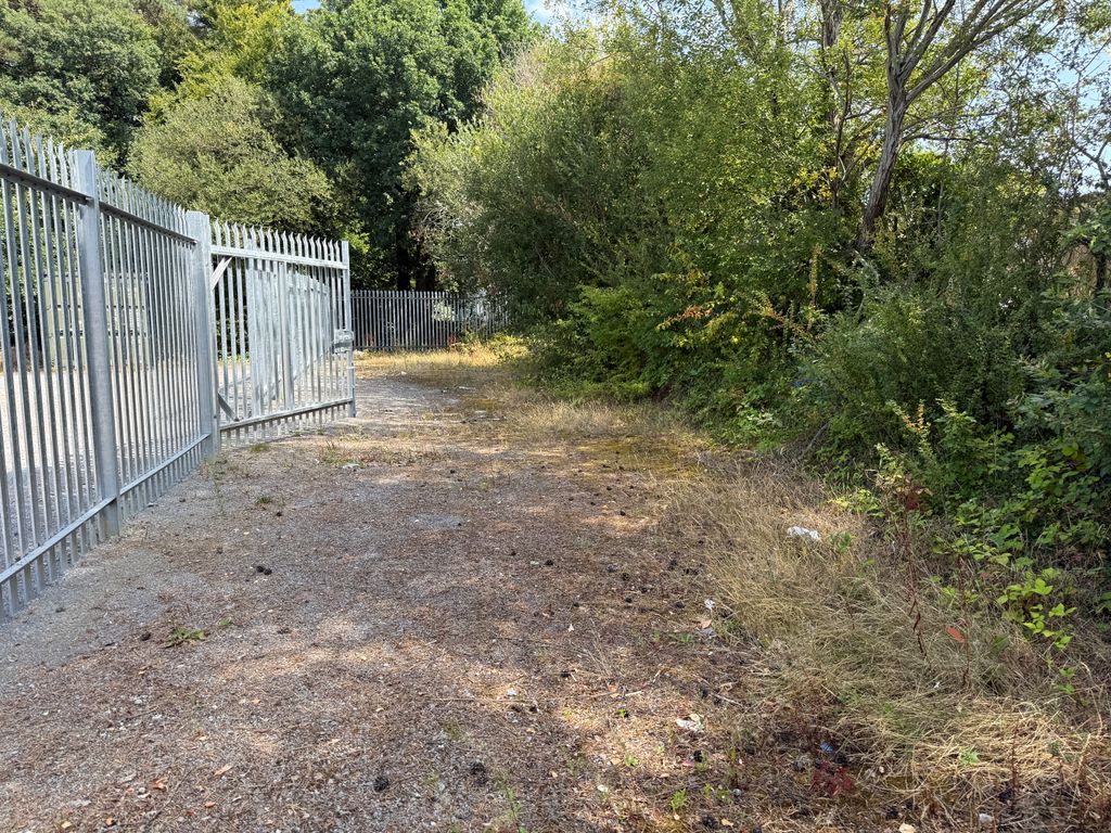 Property photo 2 of 3