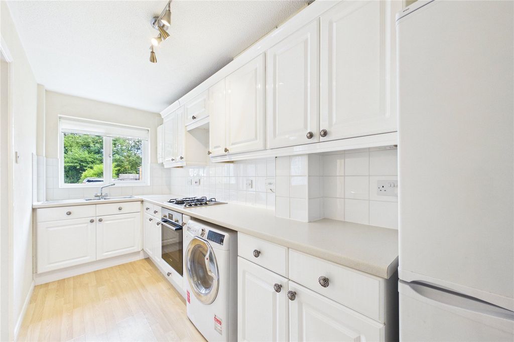 Property photo 3 of 12 Kitchen