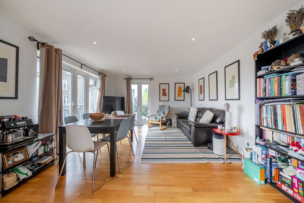 Property photo 1 of 13 1536570-15-6Ad1Fd...