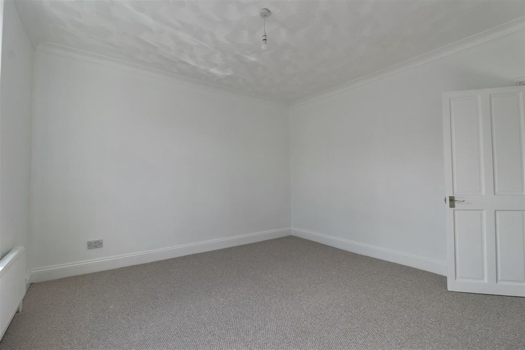 Property photo 2 of 19 DAB63D66-Ffc6-4D1C-B514-7D21D10Afae0_1_201_A.Jpeg