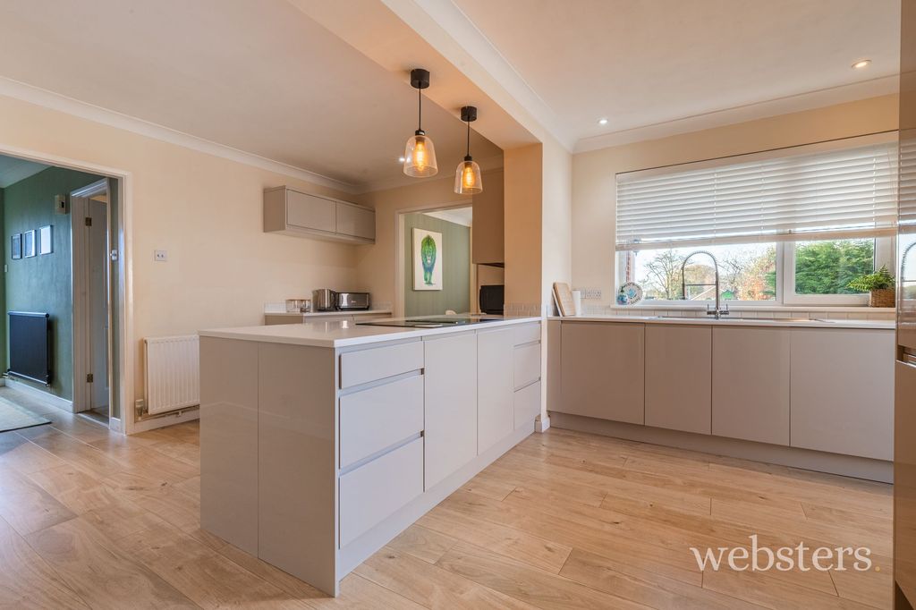 Property photo 3 of 30