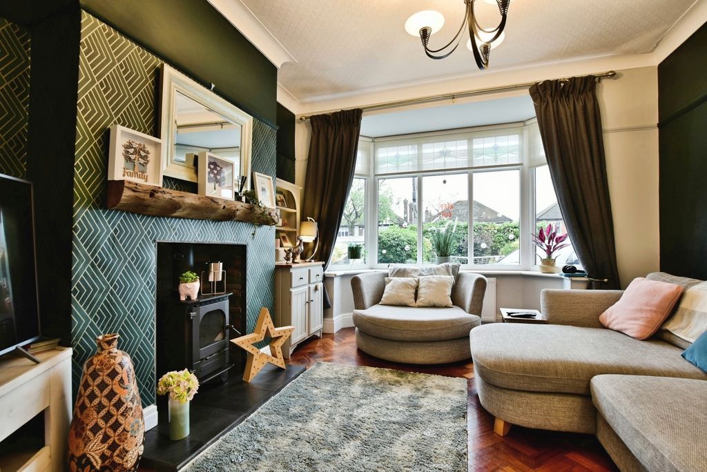 Property photo 3 of 16 Pbox-Img.Jpg