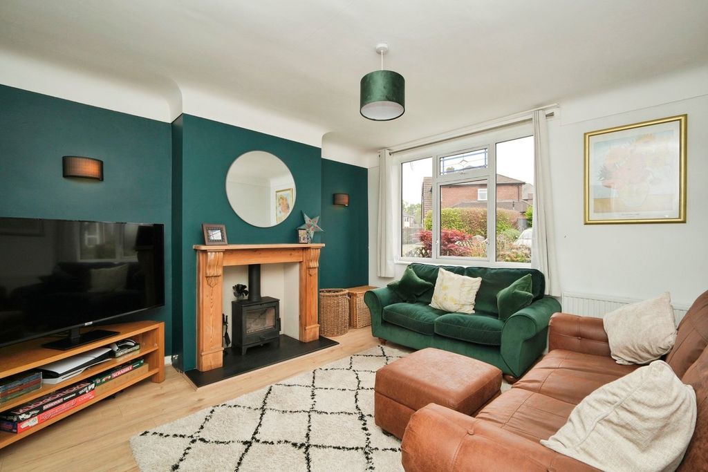 Property photo 2 of 17