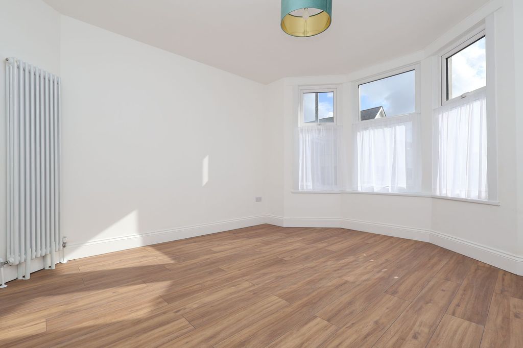 Property photo 3 of 14 Living Room