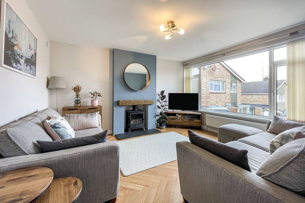 Property photo 2 of 12