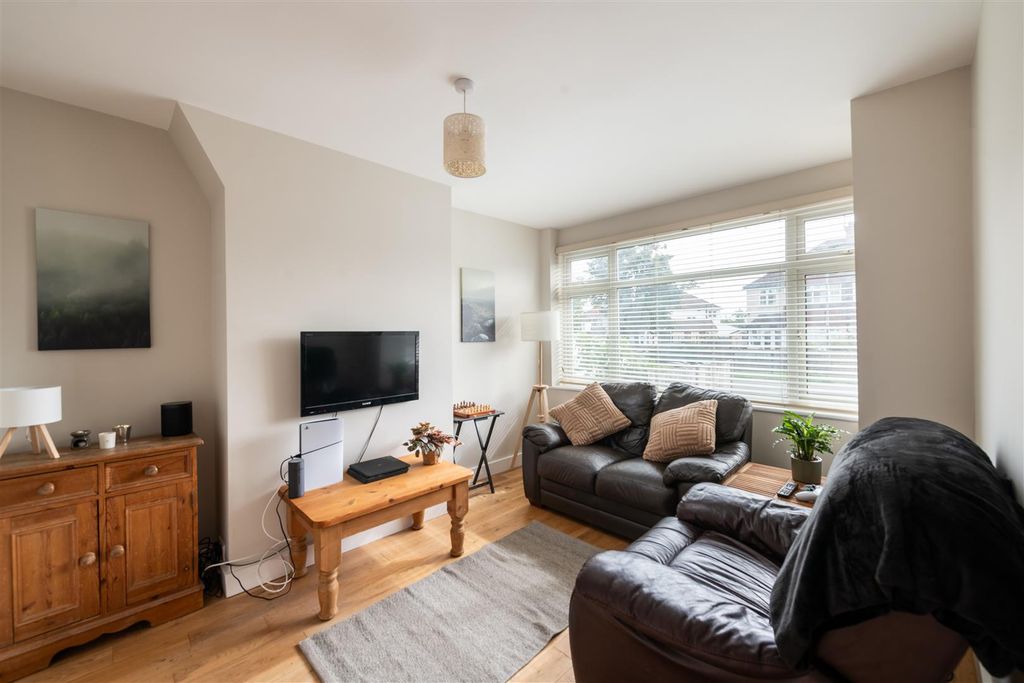 Property photo 2 of 33