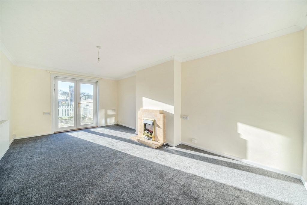 Property photo 2 of 21 Picture No. 11