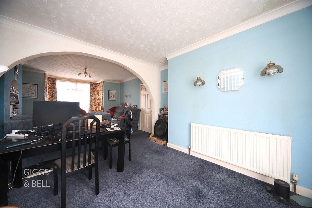 Property photo 2 of 14 5563802