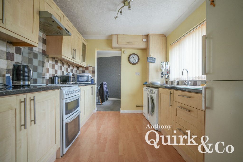 Property photo 3 of 15