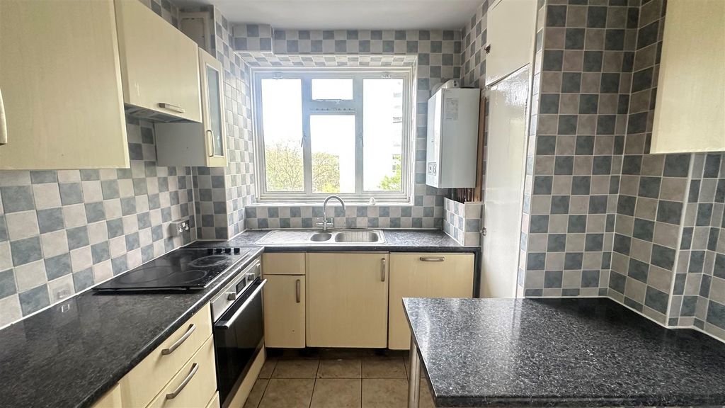 Property photo 2 of 8 Ravenet St, Kitchen.Jpg