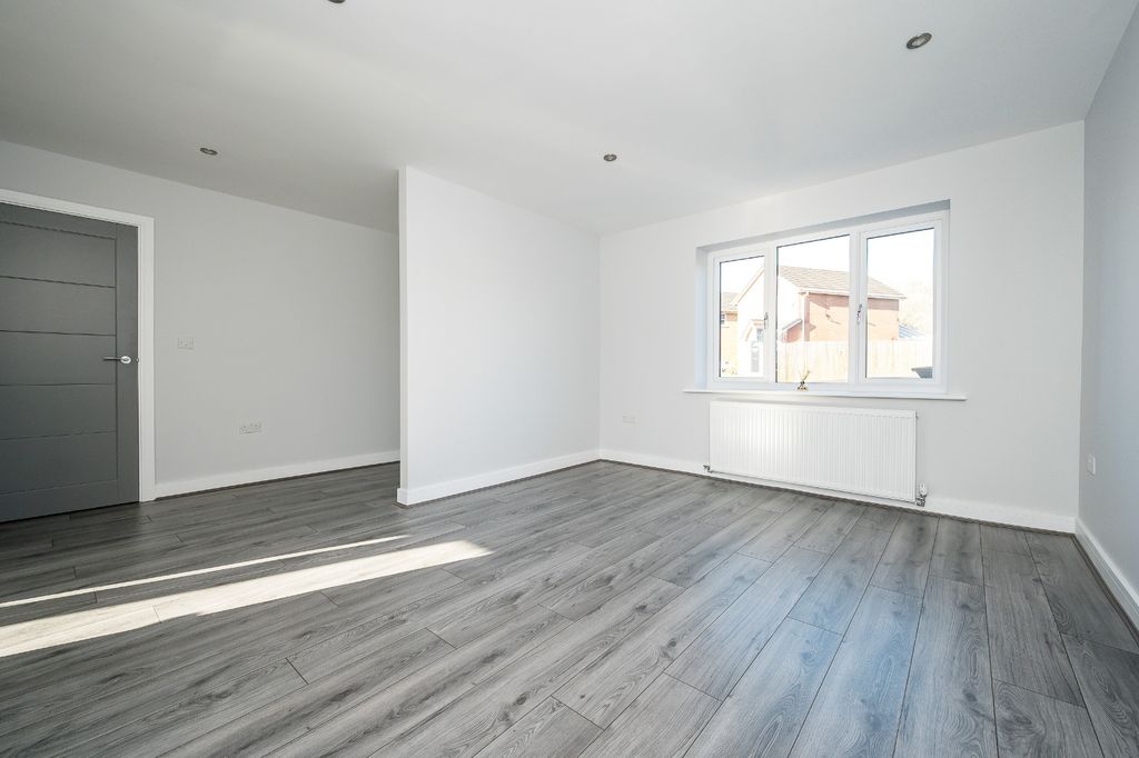 Property photo 2 of 13 2307324