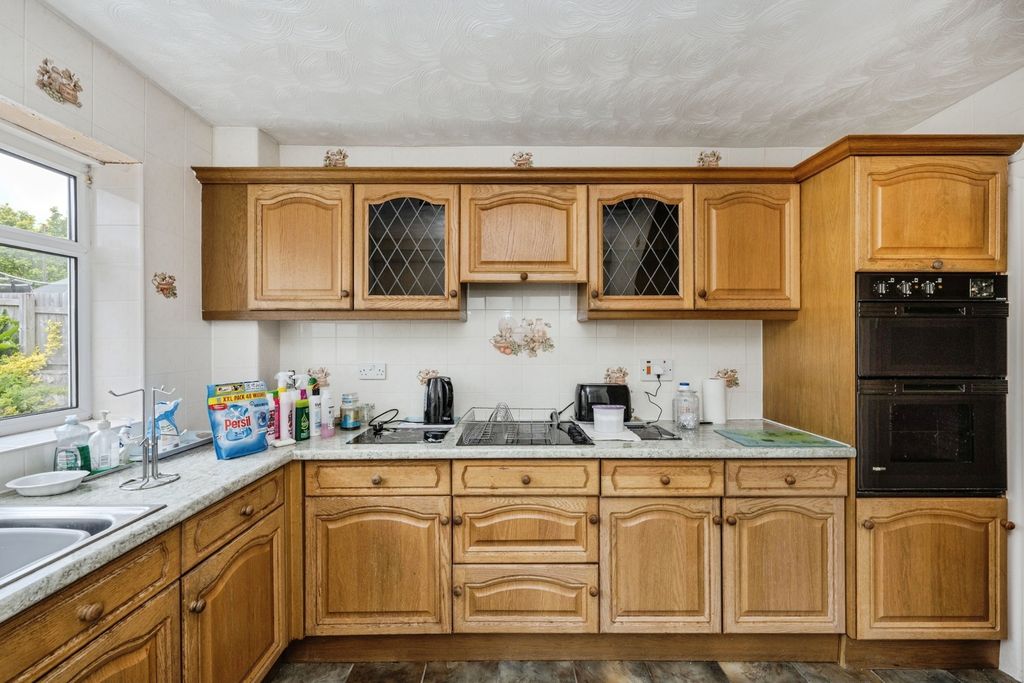 Property photo 3 of 21 Pbox-Img.Jpg