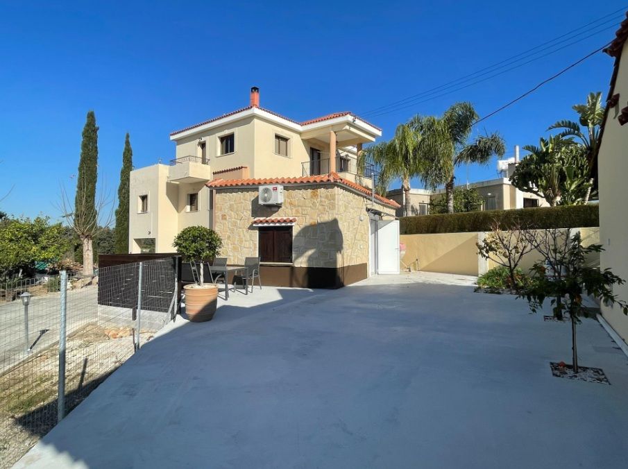 Property photo 1 of 25