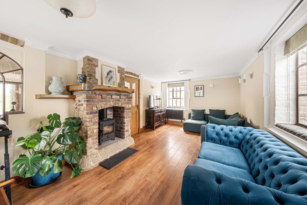 Property photo 3 of 41 3980773