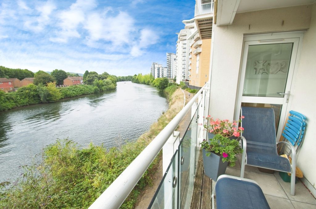 Property photo 1 of 18 Balcony/Views