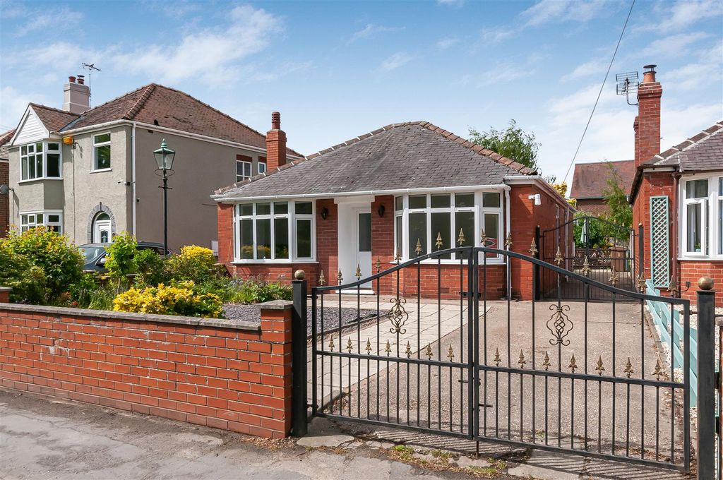 Property photo 2 of 25 56 Station Road3.Jpg