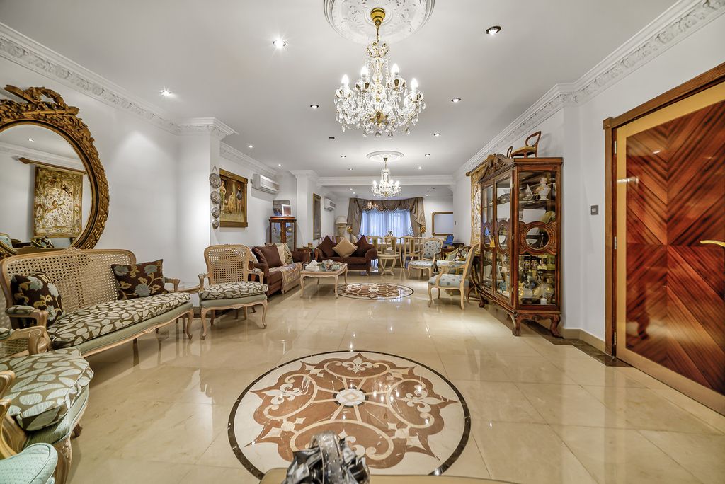 Property photo 3 of 32