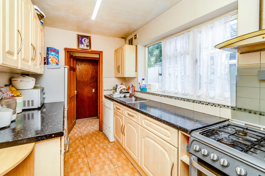 House in Wolverhampton, Tettenhall - View 6