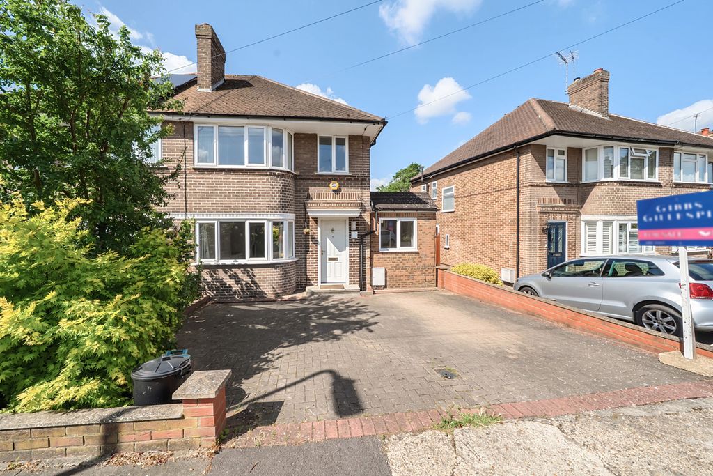 Property photo 1 of 20 1301974-16-683d73...