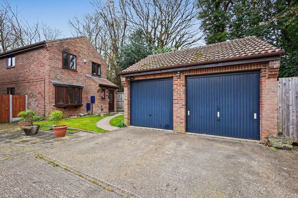 Property photo 1 of 31