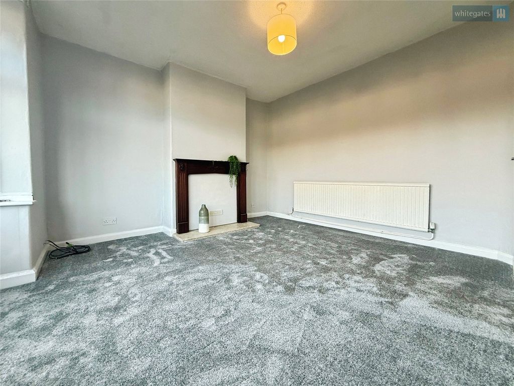 Property photo 2 of 16 Picture No. 12