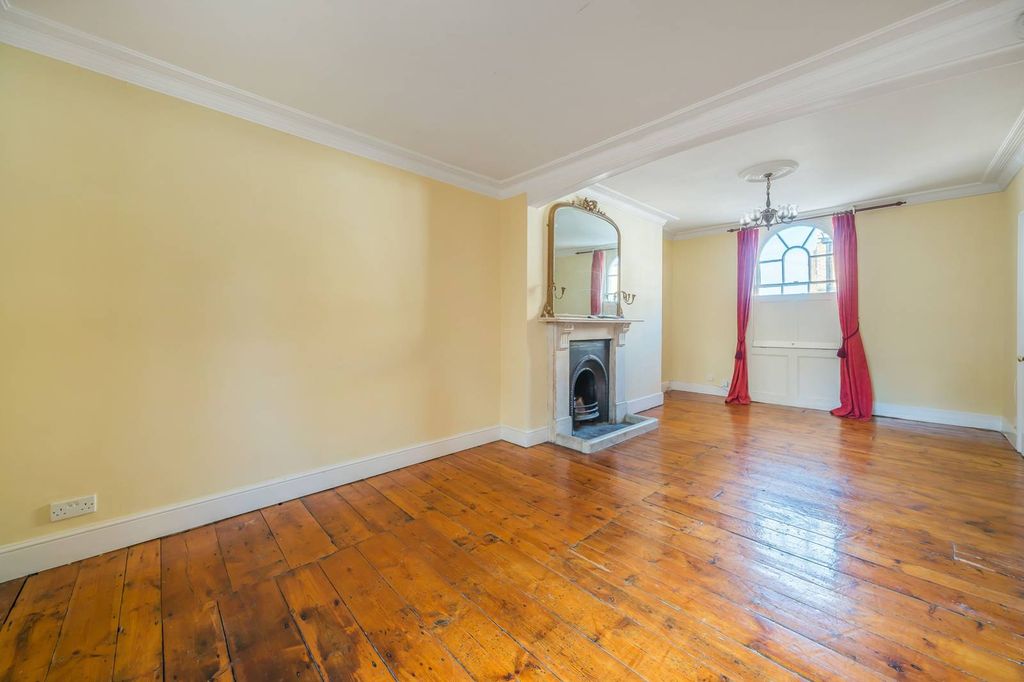 Property photo 3 of 21