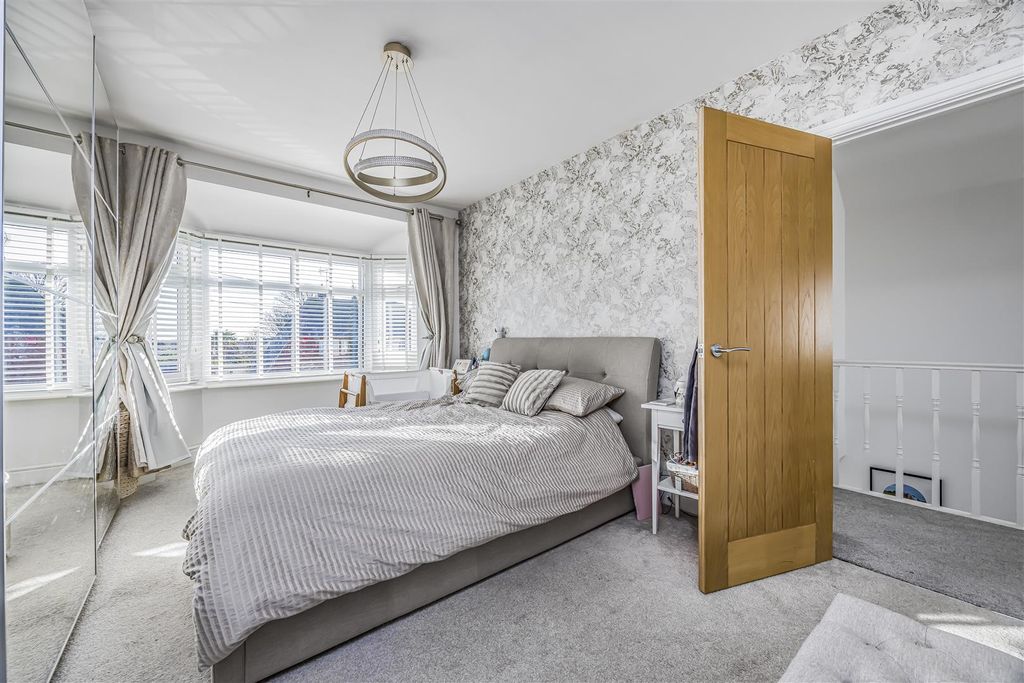 Property photo 3 of 26 9 Penhurst Road, Havant-Porticomarketing-Soldby-5.