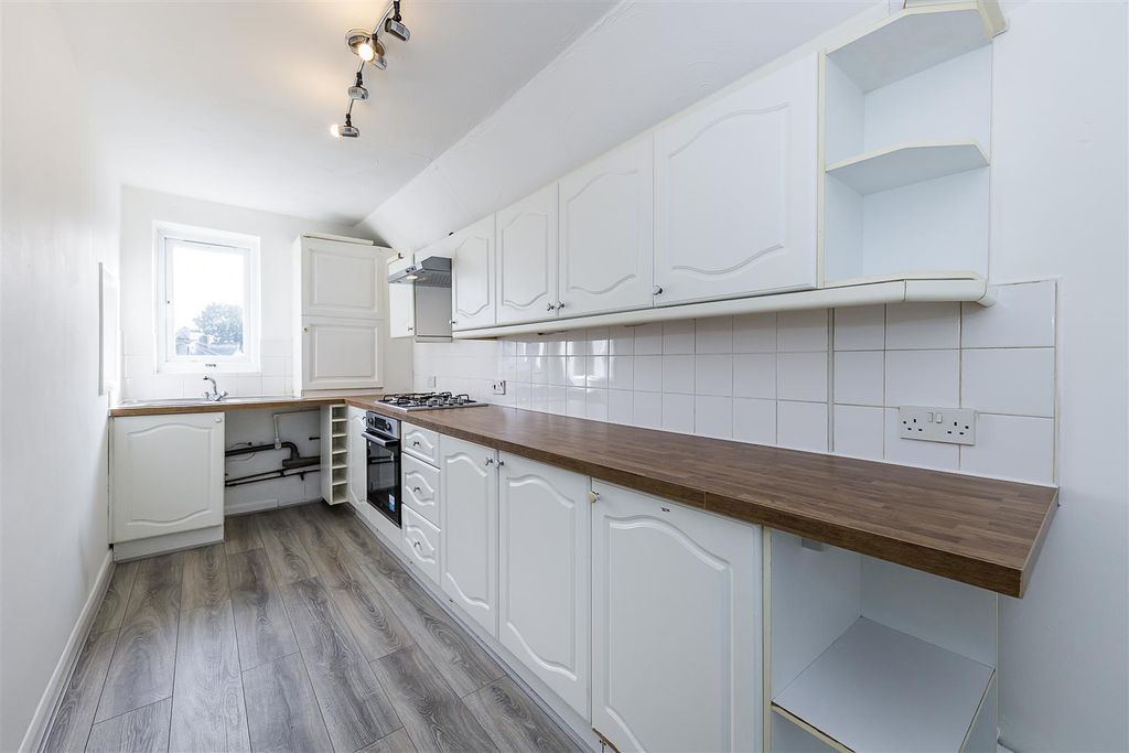 Property photo 3 of 13 3