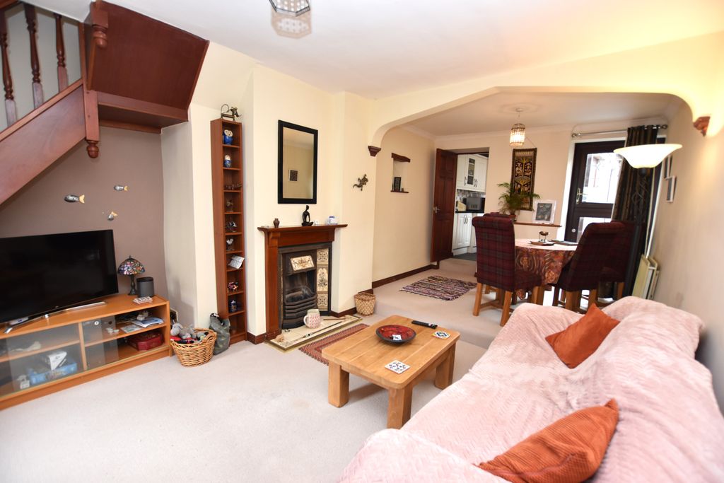 Property photo 2 of 13
