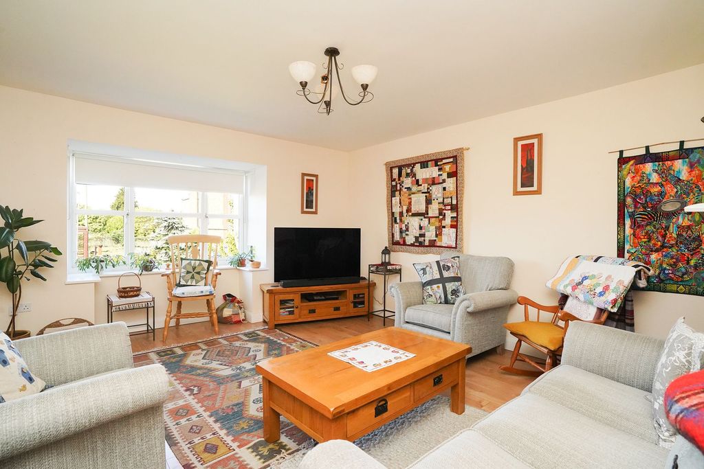 Property photo 2 of 22