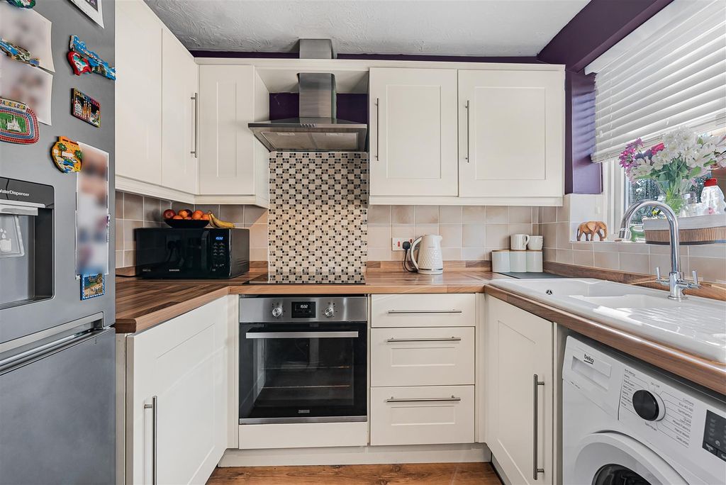 Property photo 3 of 21 20_76746.Jpg