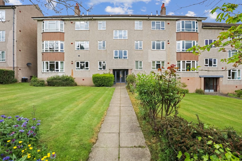Property photo 1 of 32